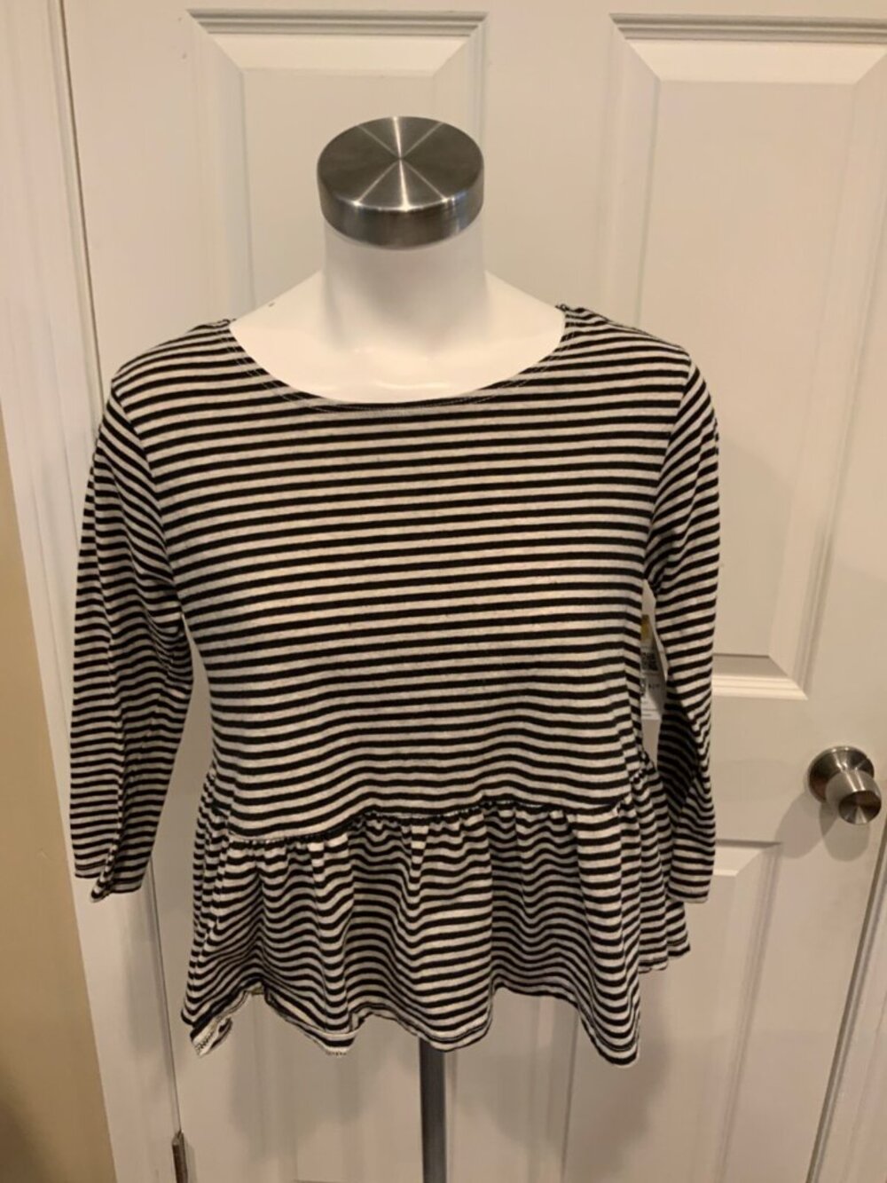 We The Free Gray & Black Striped Top W/ Ruffle Hem, Size Small